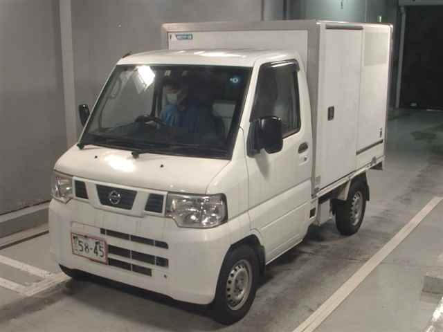 NISSAN CLIPPER TRUCK 2013