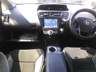 TOYOTA PRIUS ALPHA 2016