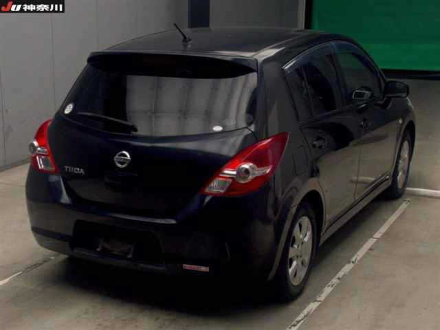 NISSAN TIIDA 2011