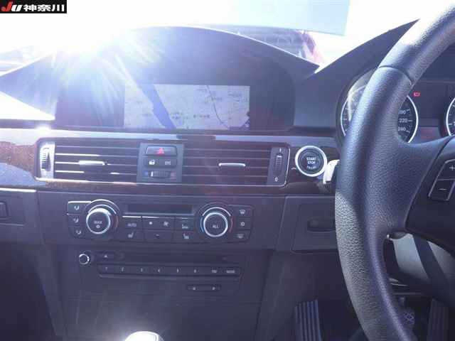 BMW 3 SERIES 2011