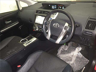 TOYOTA PRIUS ALPHA 2017