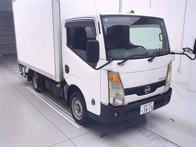 NISSAN ATLAS 2012