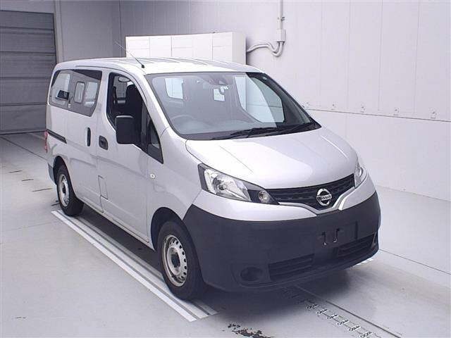 NISSAN NV200 2020