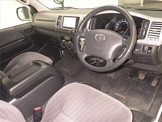 TOYOTA HIACE VAN 2011