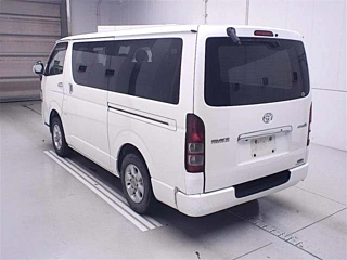 TOYOTA HIACE VAN 2011