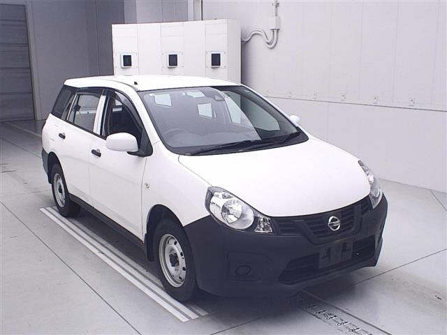 NISSAN AD 2020