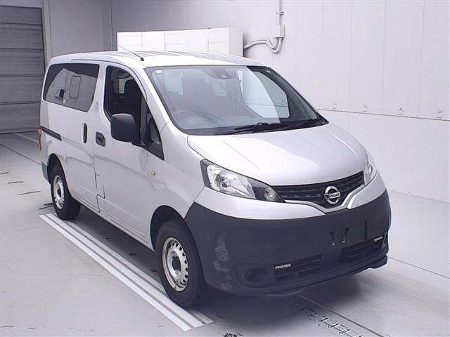 NISSAN NV200 2020