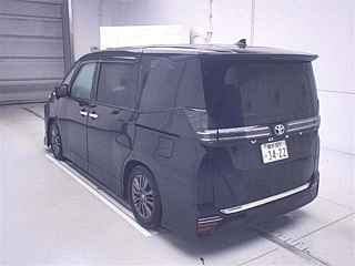 TOYOTA VOXY 2022