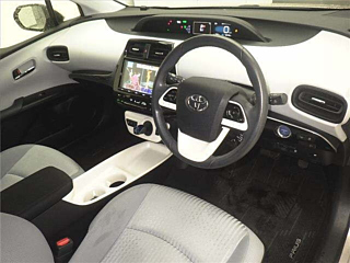 TOYOTA PRIUS 2018