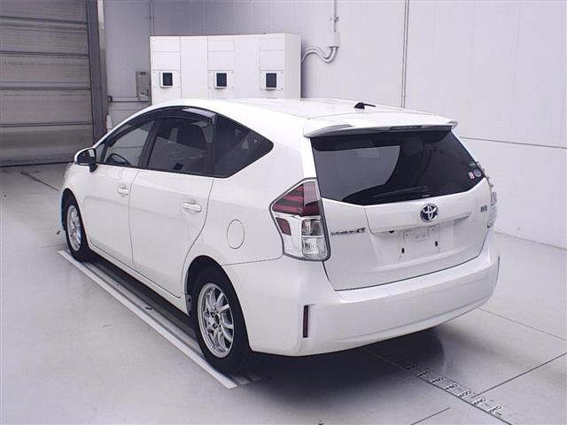 TOYOTA PRIUS ALPHA 2021