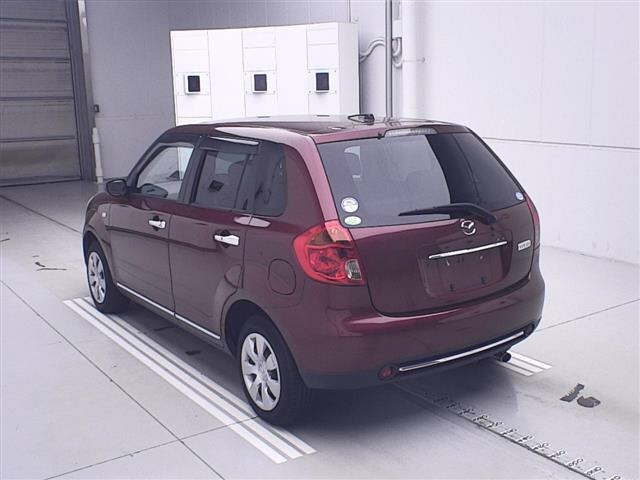 MAZDA VERISA 2011