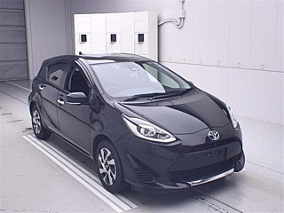 TOYOTA AQUA 2021