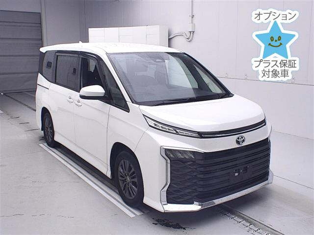 TOYOTA VOXY 2022