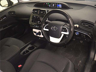 TOYOTA PRIUS 2017
