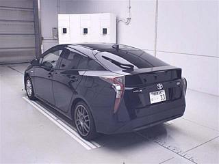 TOYOTA PRIUS 2017