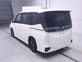 TOYOTA VOXY 2022