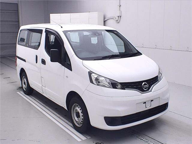 NISSAN NV200 2020