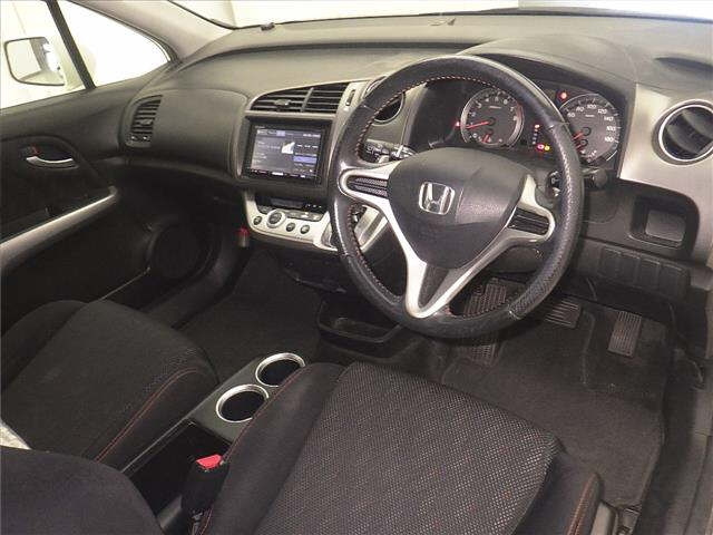 HONDA STREAM 2010