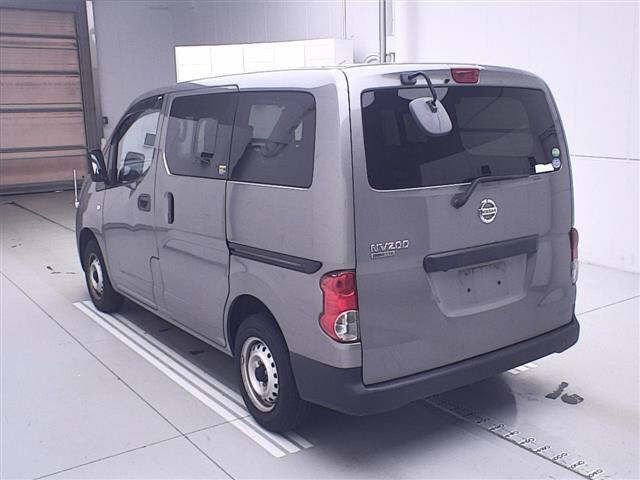 NISSAN NV200 2020
