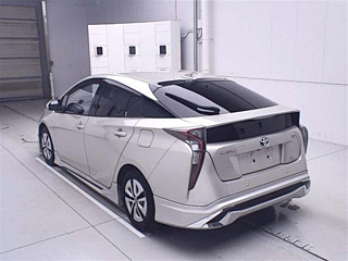 TOYOTA PRIUS 2016