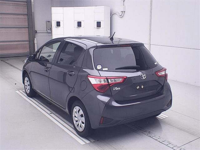 TOYOTA VITZ 2019