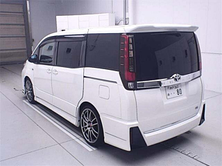TOYOTA NOAH 2017