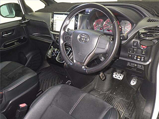 TOYOTA NOAH 2017