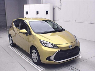 TOYOTA AQUA 2021