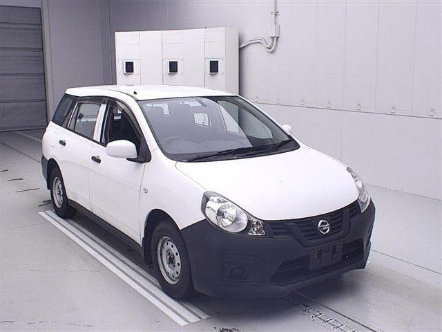 NISSAN AD 2020