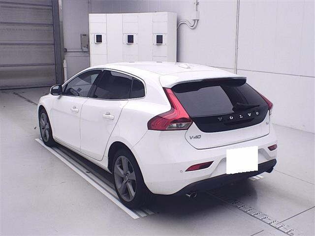 VOLVO V40 2013