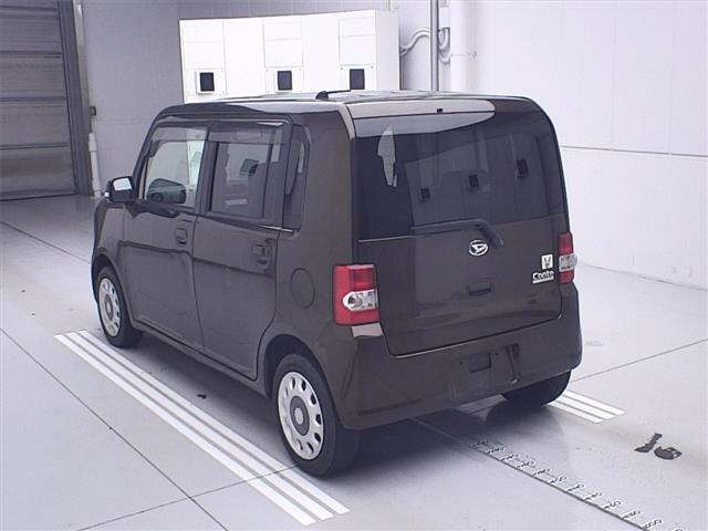 DAIHATSU MOVE CONTE 2010