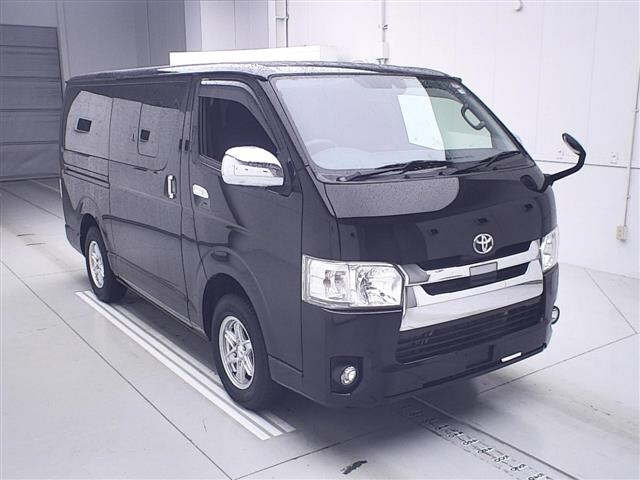 TOYOTA HIACE VAN 2018
