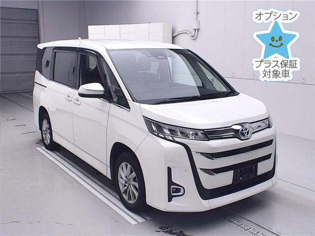 TOYOTA NOAH 2022