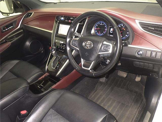 TOYOTA HARRIER 2017