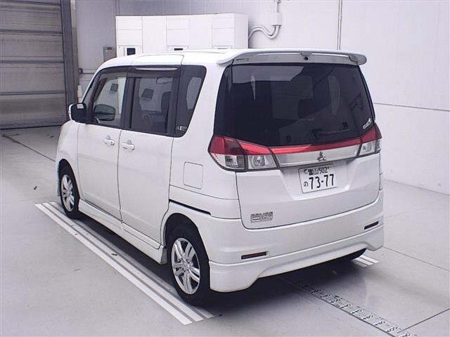 MITSUBISHI DELICA D2 2012
