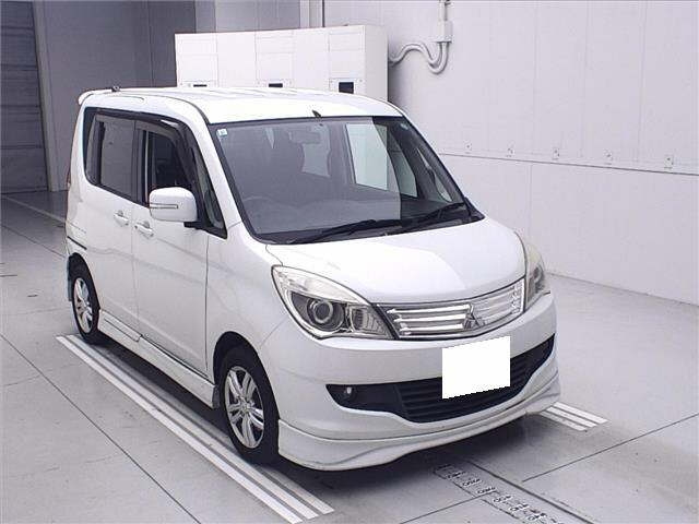 MITSUBISHI DELICA D2 2012