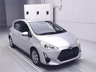TOYOTA AQUA 2015