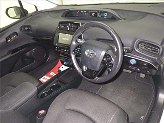 TOYOTA PRIUS 2019