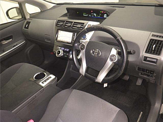 TOYOTA PRIUS ALPHA 2012