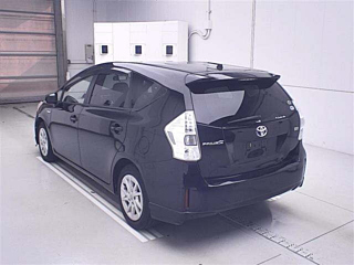 TOYOTA PRIUS ALPHA 2012