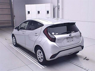 TOYOTA AQUA 2022