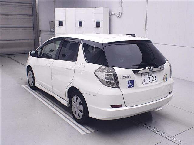 HONDA FIT SHUTTLE 2013