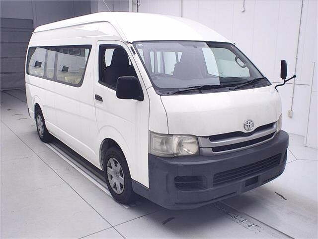 TOYOTA HIACE 2010