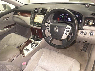 TOYOTA CROWN 2010