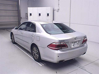 TOYOTA CROWN 2010