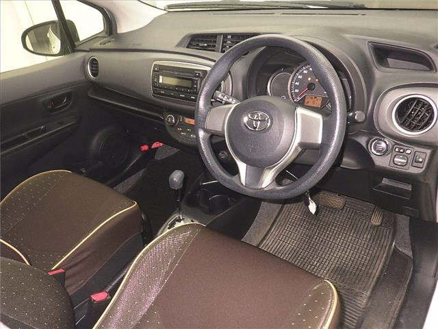 TOYOTA VITZ 2012