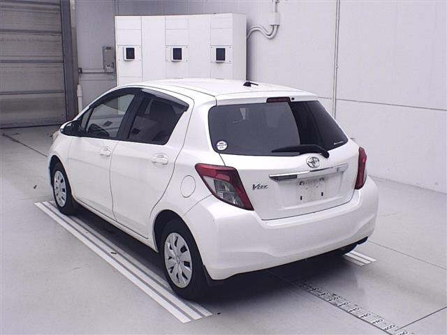 TOYOTA VITZ 2012