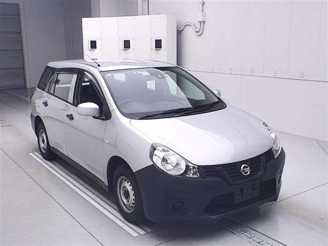 NISSAN AD 2020