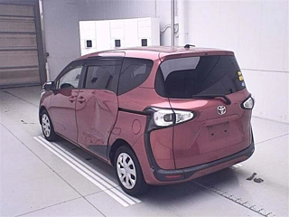 TOYOTA SIENTA 2016