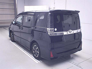 TOYOTA VOXY 2021